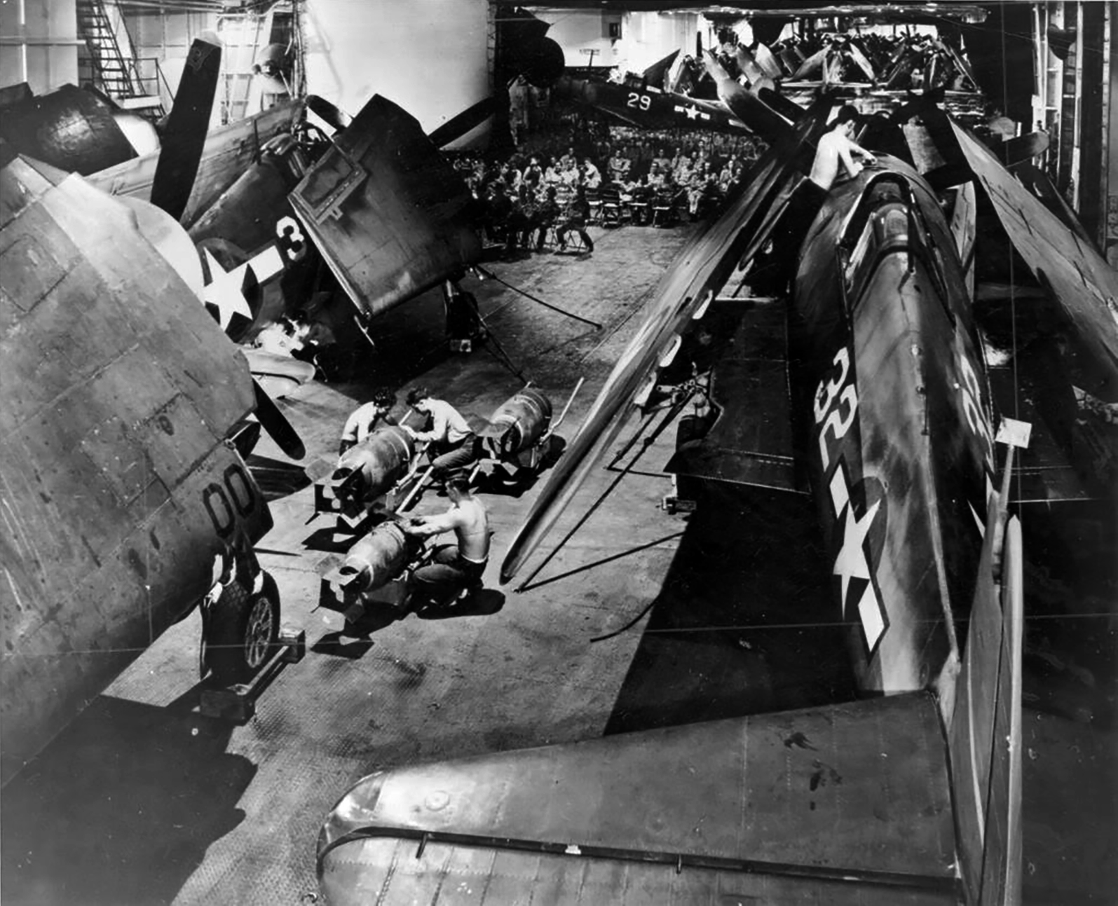 Asisbiz Grumman F6F Hellcat USN wartime press release photographs 01