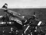 Asisbiz Fleet Air Arm 809NAS Grumman Hellcat II 6G JW723 accident on HMS Ameer in the Far east 1945 01