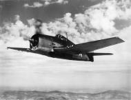 Asisbiz Grumman F6F 3 Hellcat VF 3 Whie E1 flying in formation near San Diego CA 1943 02