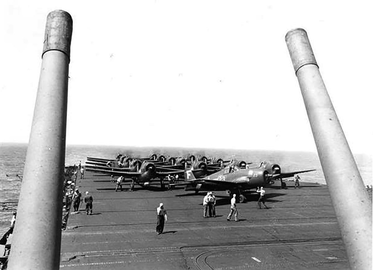 Asisbiz Grumman F6f 3 Hellcat Vf 83 Aboard Cv 9 Uss Essex 02