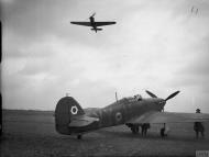 Asisbiz Hawker Hurricane I RAF 85Sqn VYH at Lille Seclin 1940 IWM C1153