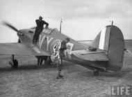 Asisbiz Hawker Hurricane I RAF 85Sqn VYR Albert G Lewis Battle of Britain Oct 1940 01