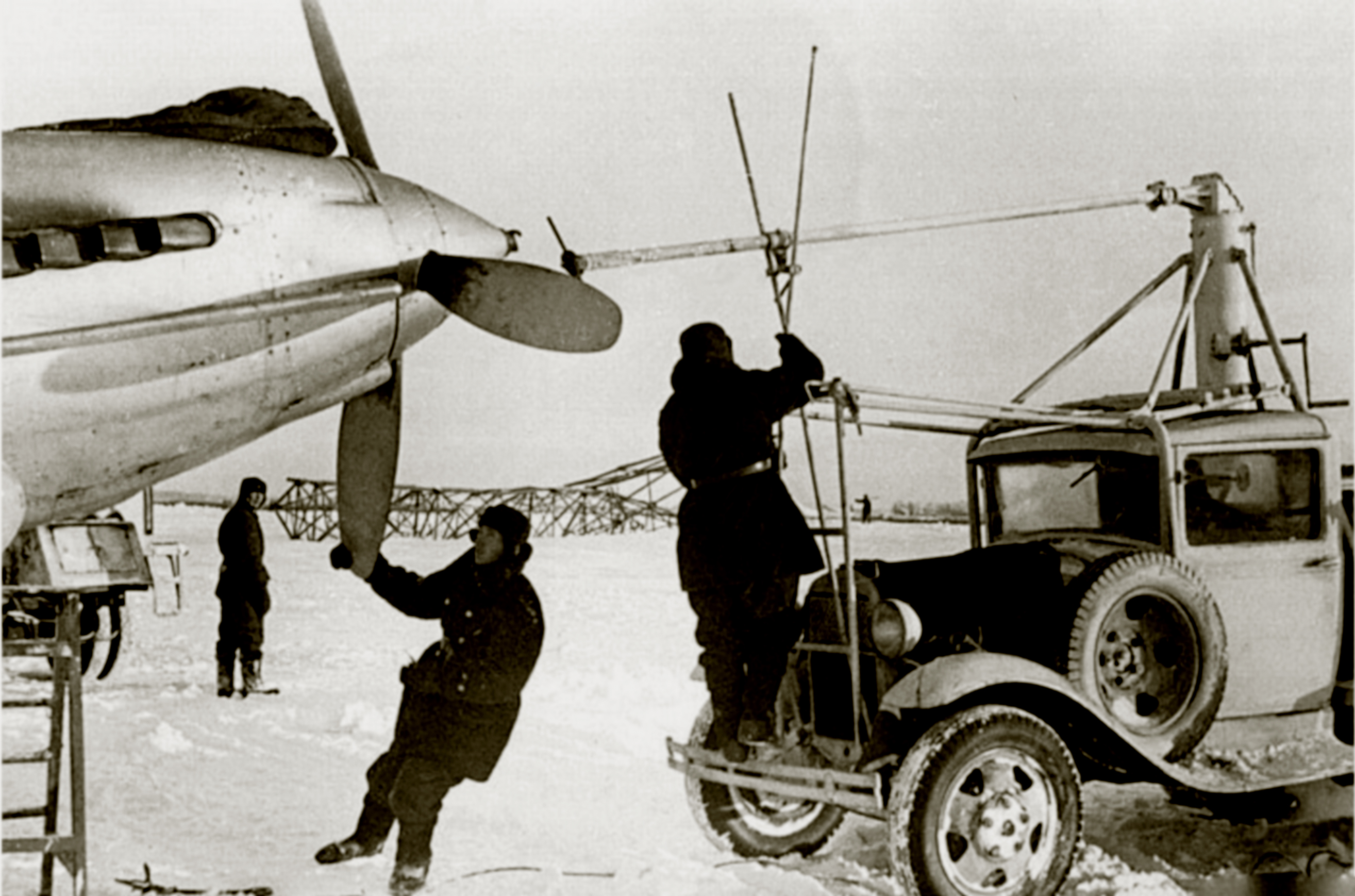 Аэродромы времен вов. Ил-2 Штурмовик двигатель. Ил 2 1941. Ил 2 на полевом аэродроме. Ил 2 вторая мировая война.