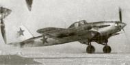 Asisbiz Ilyushin Il 2 Sturmovik 17GvShAP Red 2 finished in silver winter camouflage 1941 42 03