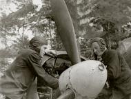 Asisbiz Ilyushin IL 4 1GMTAP with Capt I Shamanov supervising maintenance Soviet Finnish front Aug 1943 01