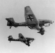 Asisbiz Junkers Ju 87B1 Stuka Sturzkampffliegerschule coded H in dive bombing formation 01