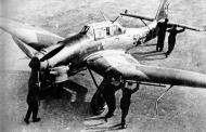 Asisbiz Junkers Ju 87A1 Stuka 4.StG165 (52+D24) being repositioned by ground crew Germany 1938 01