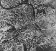 Asisbiz Luftwaffe recon photo showing the raid on Moscow 6th Aug 1941 NIOD