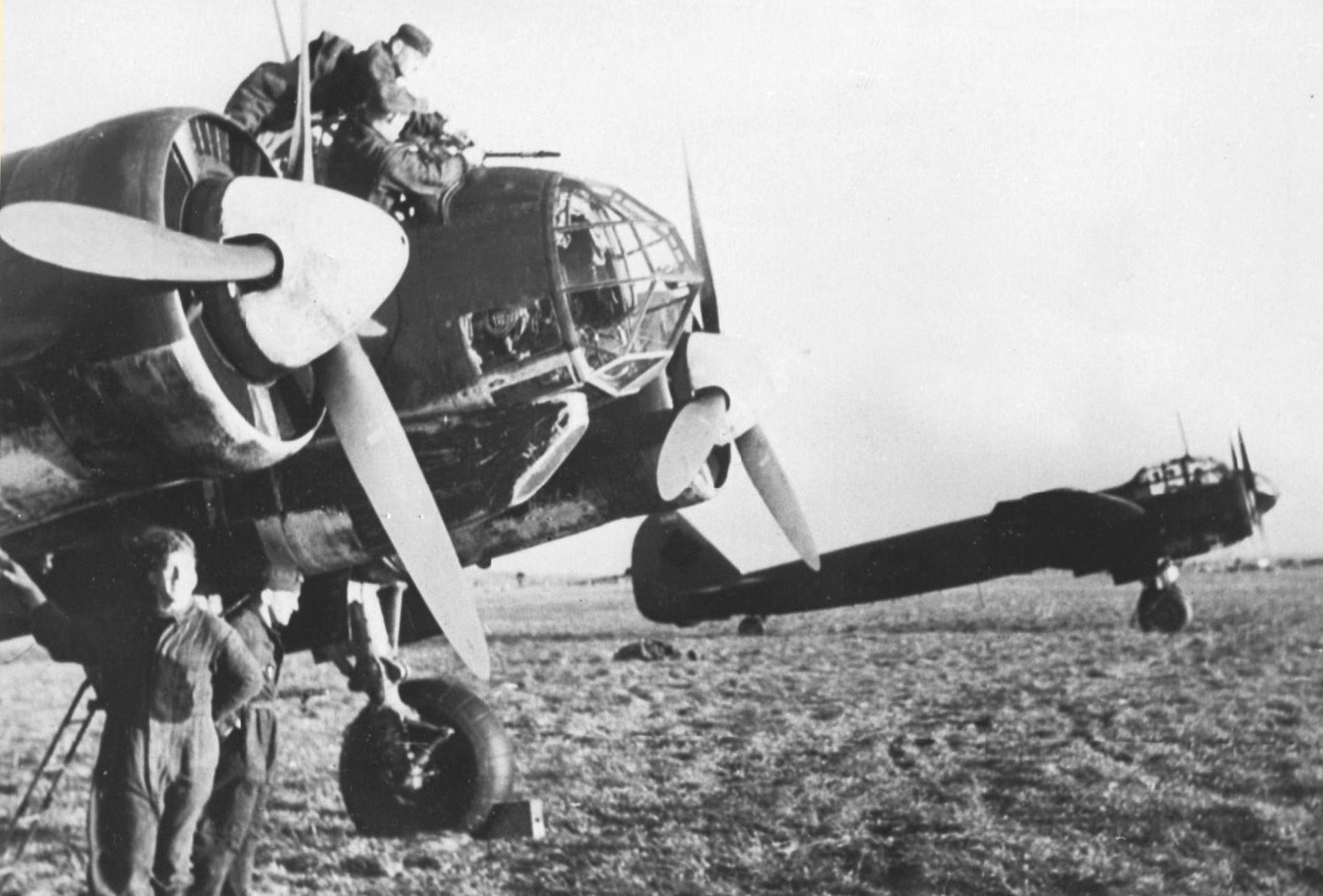 Asisbiz BOB Junkers Ju 88 Being Prepared For A Raid On England 8th Dec ...