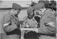 Asisbiz Junkers Ju 88A 1.KG806 M7+GH crew plan their next flight Helsinki Malmi 25th June 1941 20481