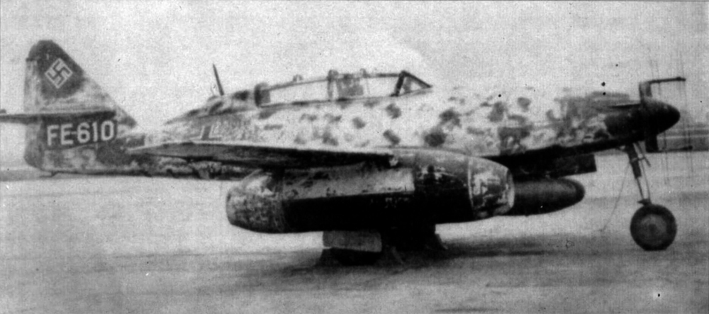 Asisbiz Messerschmitt Me 262B 10.NJG11 Red WNr 110306 Schleswig Jagel 1945  03