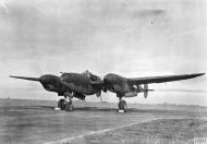 Asisbiz 42 67061 P 38H Lightning 8AF 20FG being prepared for its next mission at Kings Cliffe Oct 1943 FRE2397