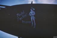 Asisbiz 42 67081 P 38H Lightning 8AF 20FG55FS KIK Pistol Packin' Mama Capt Donald H McAuley Dec 1943 FRE5436