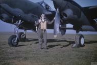 Asisbiz Aircrew USAAF 20FG Lt Arthur N Rowley with his P 38 Lightning England Oct 1943 FRE5431