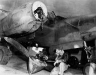 Asisbiz Lockheed P 38H Lightning 15AF requiring some propellor maintenance 01