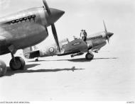 Asisbiz Curtiss P 40E Kittyhawk RAAF 450Sqn OKR Egypt Aug 1942 AWM 024675