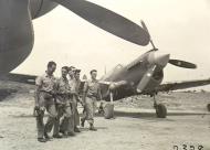 Asisbiz Curtiss P 40N Kittyhawk RAAF 75Sqn pilots at Morotai Halmahera Isl Mar 1945 AMW OG2328