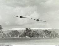 Asisbiz Curtiss P 40E Kittyhawk RAAF 76Sqn training at Townsville Queensland Jun 1942 AWM 012737