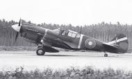 Asisbiz USAAF 42 10323 Curtiss P 40K Kittyhawk RNZAF 14Sqn NZ3060 Black 9 Guadalcanal 01