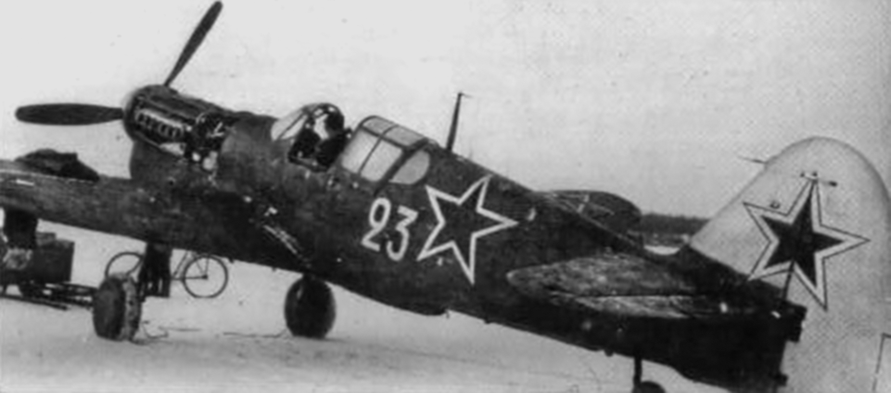 Asisbiz Curtiss P-40 Soviet 191GvIAP White 23 captured by Finnish ...