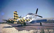 Asisbiz P 51D Mustang 12AF 15AF 325FG319FS 98 Italy 1945 01