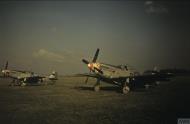 Asisbiz 42 106886 P 51B Mustang 339FG504FS 5QO Swede Lt Duane S Larson at Mount Farm 1944 FRE5996