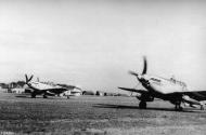 Asisbiz P 51B Mustang 339FG503FS Aphrodite I and 5QP wait the go signal England 1944 01