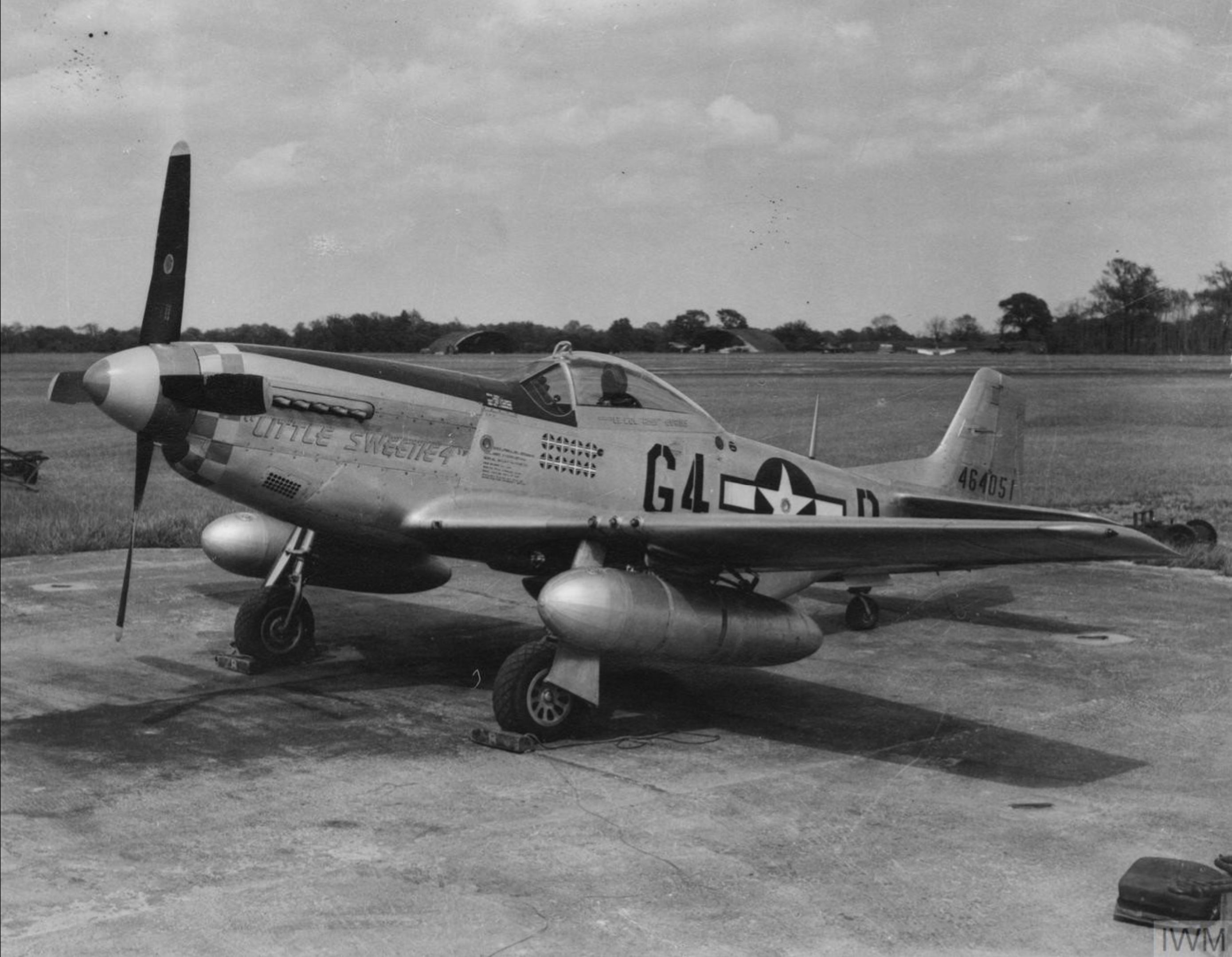 Asisbiz 44 64051 P-51D Mustang 357FG362FS G4B Little Sweetie 4(L) She's ...