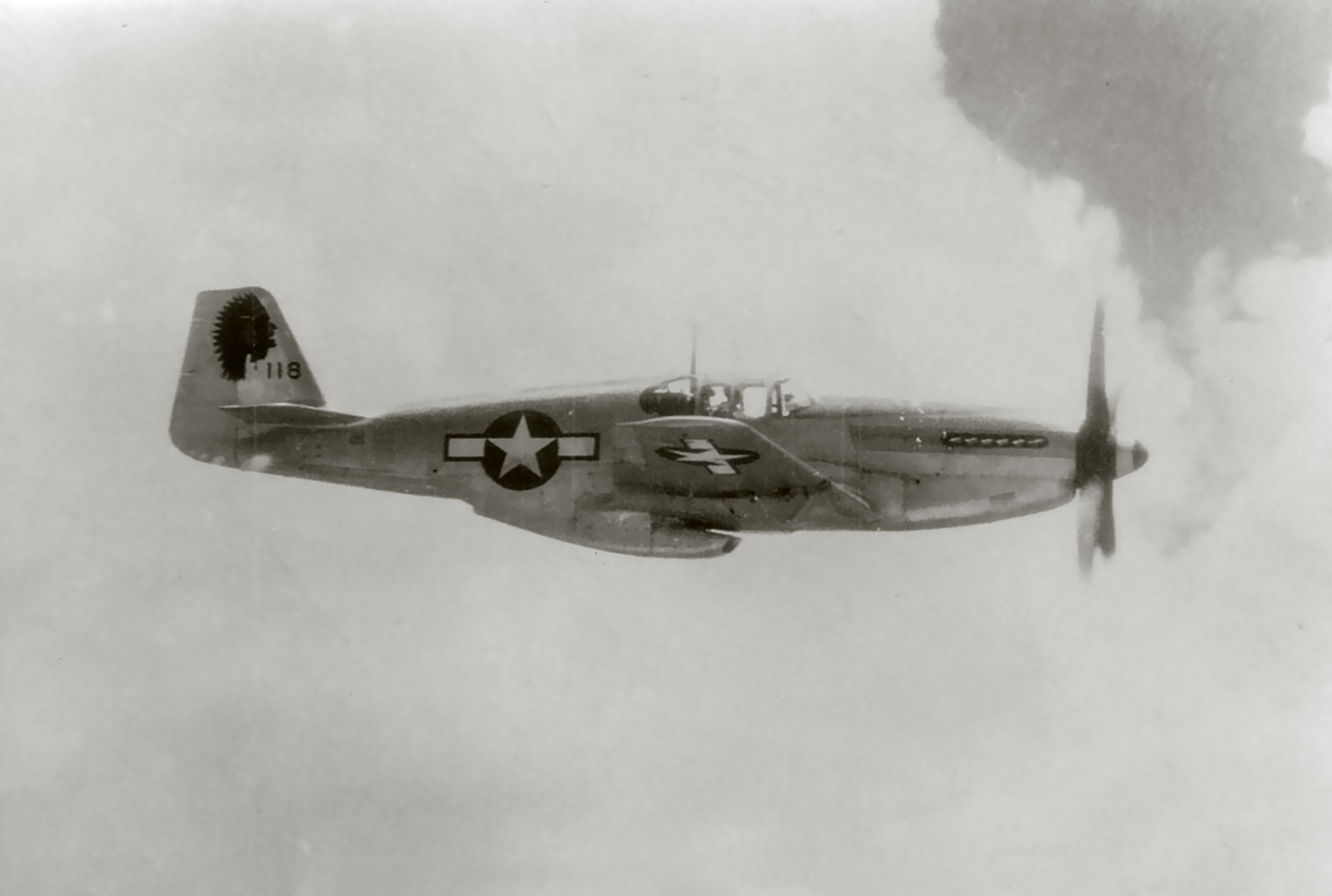 Asisbiz P 51B Mustang 14AF 23FG76FS 118 In Flight 1944 01