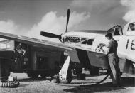 Asisbiz 44 63375 P 51D Mustang 7AF 15FG47FS 186 refueling in Saipan Marianas Islands 1945 01