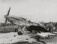 Asisbiz 44 63474 P 51D Mustang 7AF 15FG45FS 86 Foxy hit by another landing P 51 Iwo Jima 10th Mar 1945 01