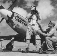 Asisbiz P 51D Mustang 7AF 21FG531FS Vee's Male Maj Harry C Crim CO 531FS (6 kills) at Iwo Jima Apr 1945 01