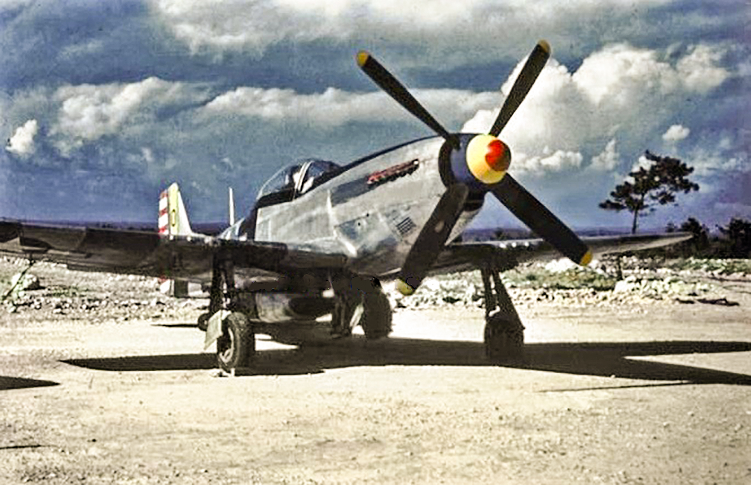 Asisbiz P-51D Mustang 5AF 348FG340FS Ie Shima 1945 01