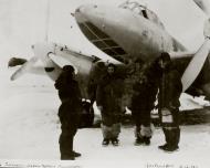 Asisbiz Petlyakov Pe 2 58BAP with crew 10th Dec 1942 01