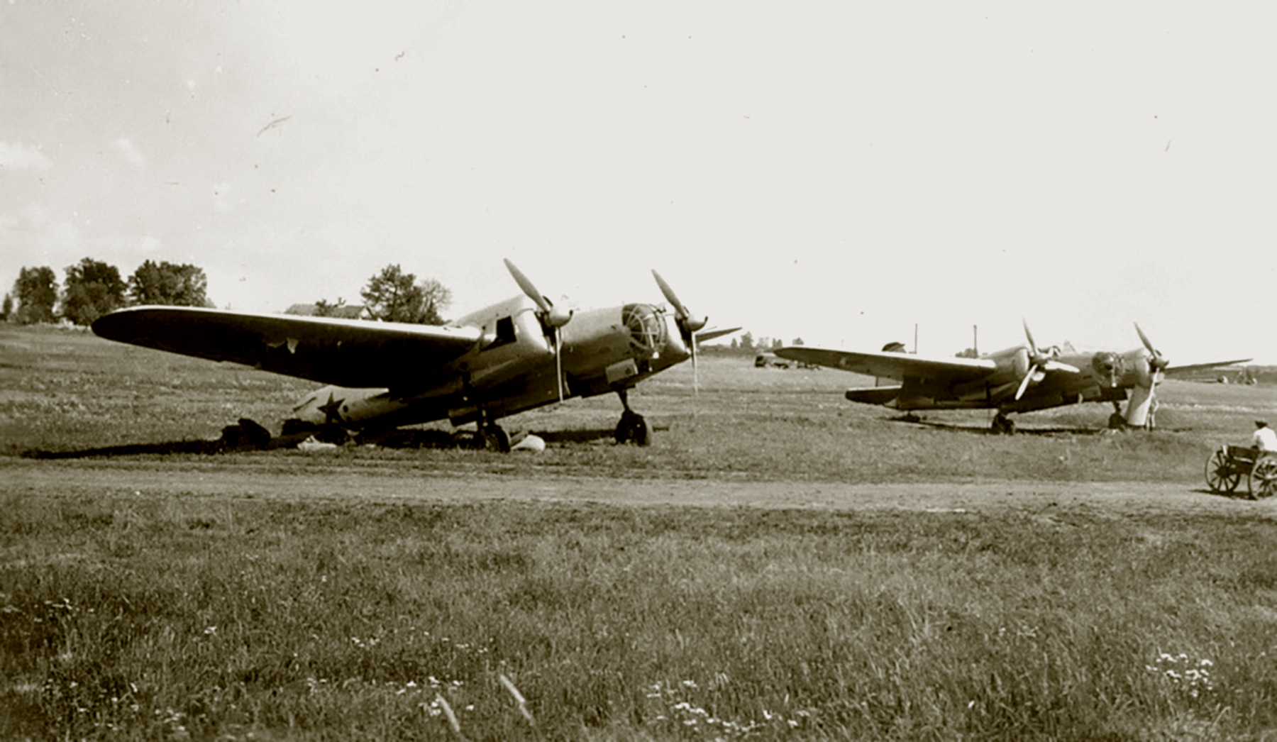 Аэродром великой отечественной. Сб-2 бомбардировщик. Сб 2м-100. Митава 1941. Сб 125 БАП самолет.