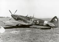 Asisbiz Czechoslovak Air Force Spitfire LFIX 2nd Air Regiment JT5 TE524 Prague Sep 1946 01