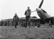 Asisbiz Aircrew RAF 121Sqn at RAF Rochford in Essex Aug 1942 IWM D9521