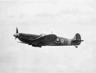 Asisbiz Spitfire MkVb RAF 121Sqn AVR Olga BM590 Debden Essex later USAAF 4FG Dec 1941 02