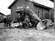 Asisbiz Spitfire MkVcTrop RAF 145Sqn ZXF JF805 crashed nearr Anzio Italy 30 Jan 1944 01