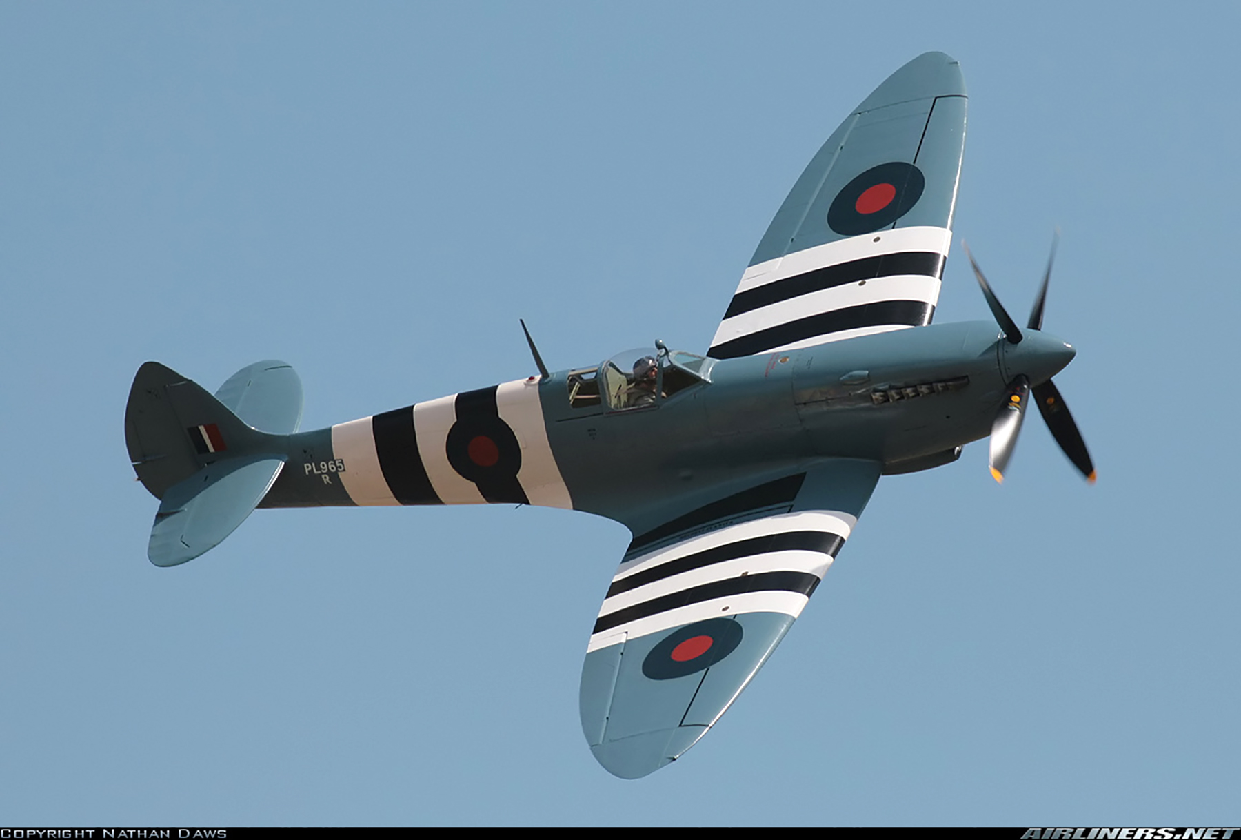 Asisbiz Airworthy Spitfire warbird PRXI RAF 16Sqn R PL965 33