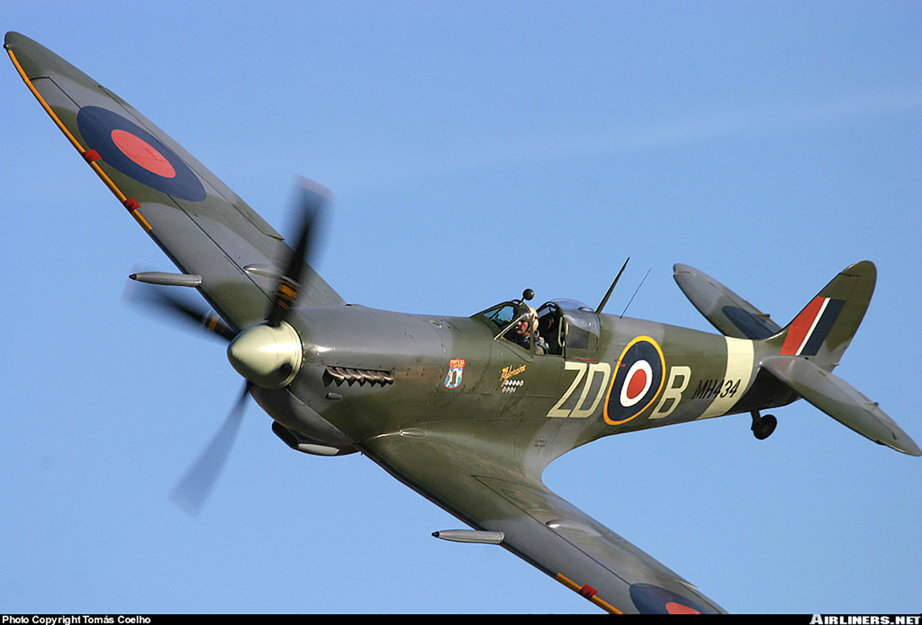 Asisbiz Airworthy Spitfire Warbird Raf 222sqn Zdb Mh434 England 05