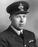 Asisbiz Aircrew RAF pilot Ted Shippy Shipman 01