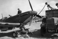 Asisbiz Spitfire MkI RAF 74Sqn LZN R6800 Sqn Ldr Rupert Leigh at Gravesend Sep 1940 IWM HU104507