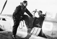 Asisbiz Spitfire RAF 74Sqn HM Stephen n John Mungo Park at Biggin Hill 30 Nov 1940 IWM HU73463