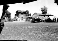 Asisbiz Spitfire MkVcTrop RCAF 417Sqn ANQ an Italian farmhouse used as HQ near Lentini Sicily Aug 26 1943 01