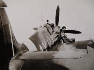 Asisbiz Spitfire MkIX SAAF 1Sqn AXY MA423 Italy 1943 02