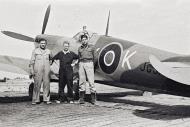 Asisbiz Spitfire MkVIII SAAF 1Sqn AXK JG318 Italy 1943 02