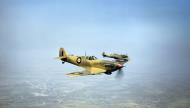 Asisbiz Spitfire LFVb SAAF 40Sqn WRD ER622 and WRC supporting ground forces Tunisia IWM TR1019a