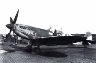 Asisbiz Spitfire MkIXc USAAF 12AF 31FG309FS John Fawcett WZJJ Castel Volturno Italy 1944 02