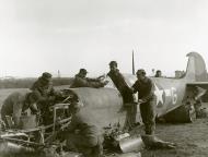 Asisbiz Spitfire USAAF 12AF 31FG308FS HLG under going salvage Italy NA18 JC 0038